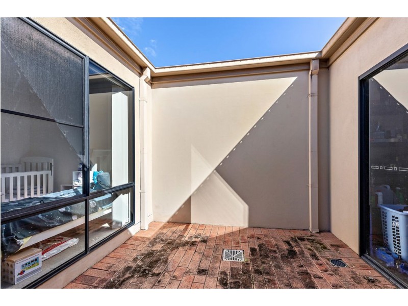 27/24 Amsonia Court, Arundel QLD 4214