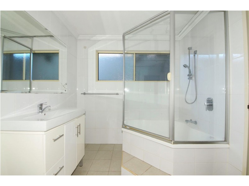 5/4 Locke Street, Southport QLD 4215