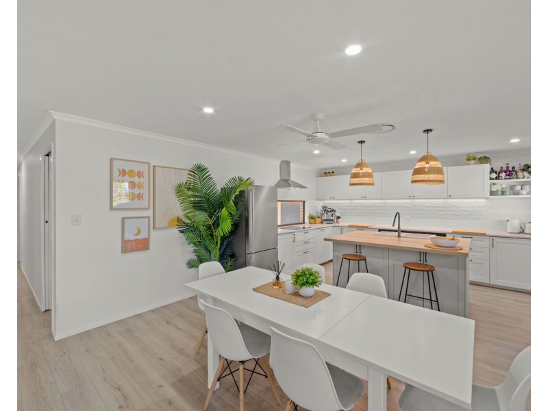 52 Parkes Drive, Helensvale QLD 4212