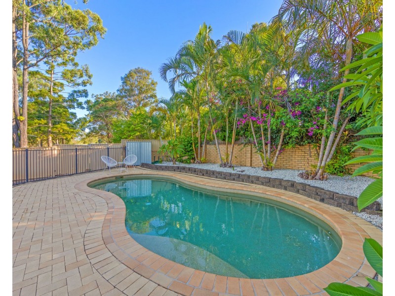 52 Parkes Drive, Helensvale QLD 4212
