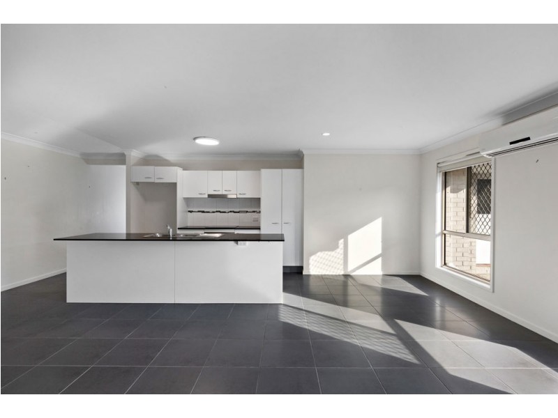 8 Breezeway Drive, Bahrs Scrub QLD 4207