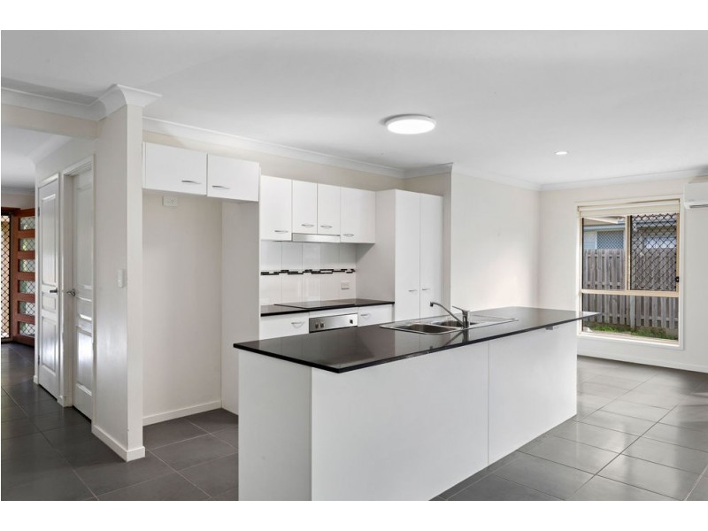 8 Breezeway Drive, Bahrs Scrub QLD 4207