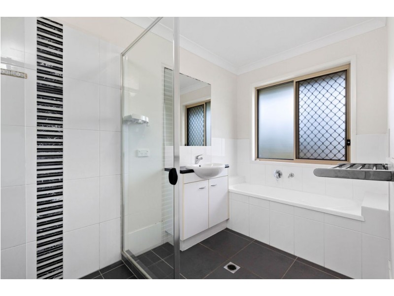 8 Breezeway Drive, Bahrs Scrub QLD 4207