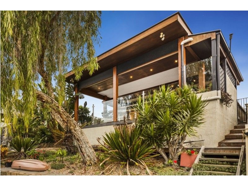 5 Huon Street, Broadbeach QLD 4218