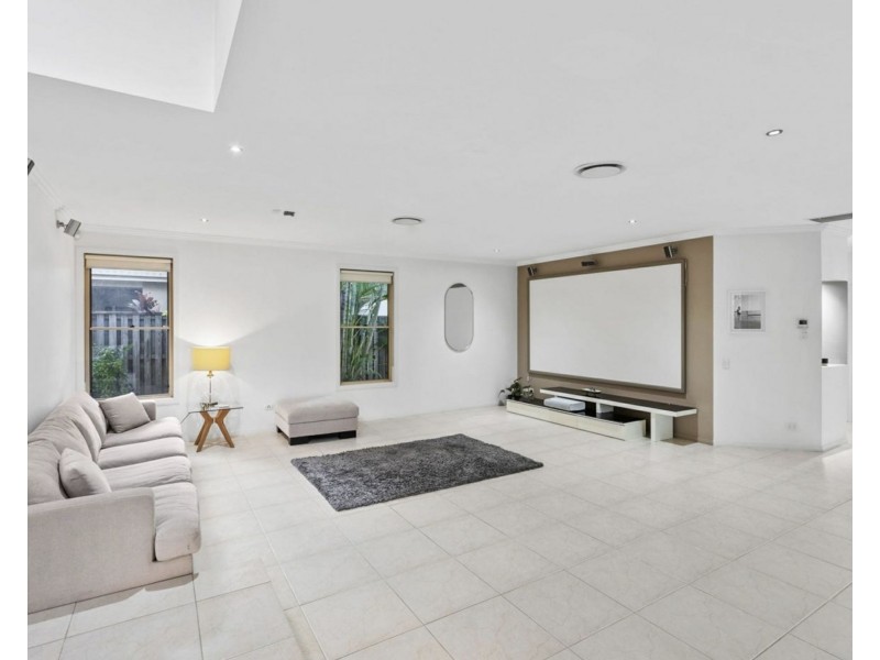 27 BUCCANEER WAY, Coomera QLD 4209