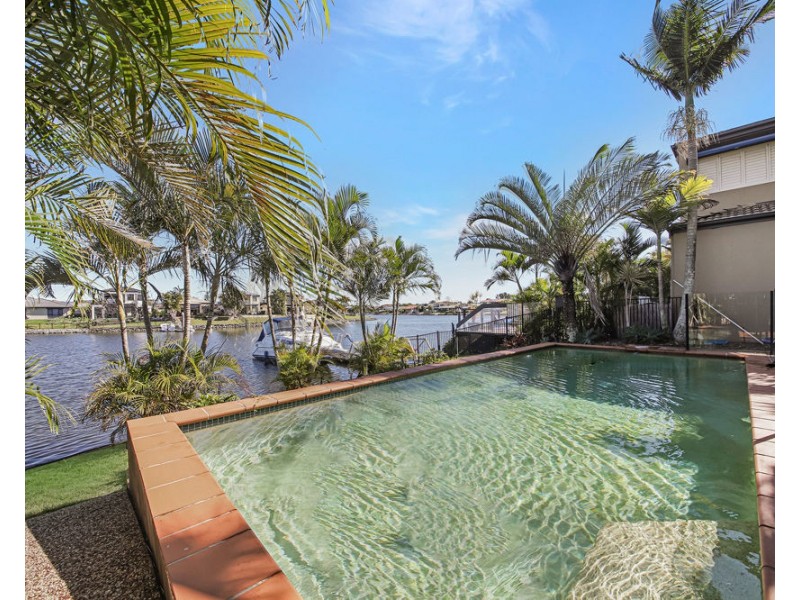 16 Saltair Grove, Helensvale QLD 4212