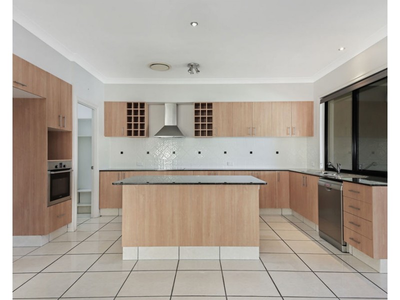 16 Saltair Grove, Helensvale QLD 4212