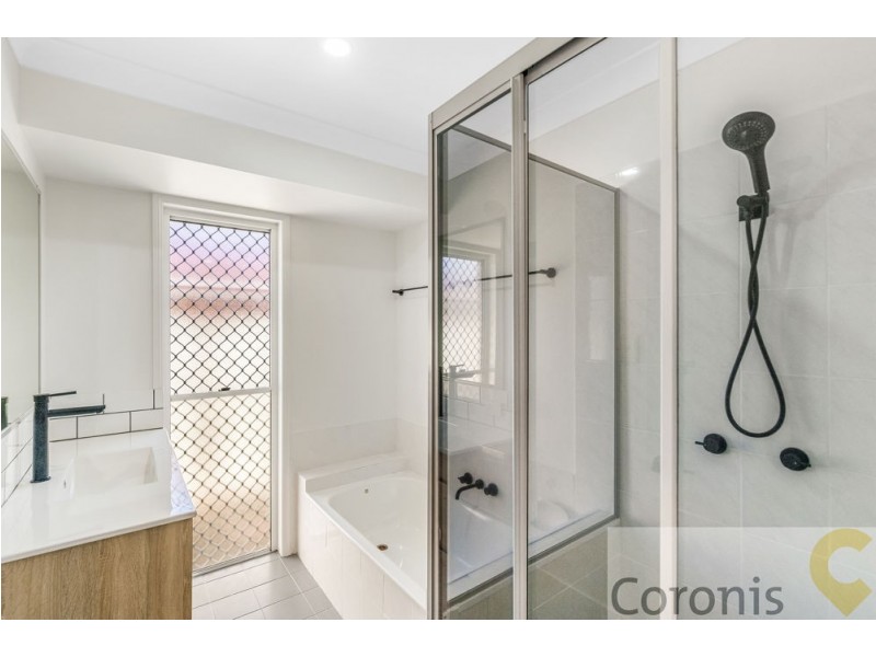 2 Morfantaine Terrace, Parkwood QLD 4214