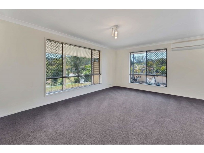 2 Grimsdyke Court, Molendinar QLD 4214