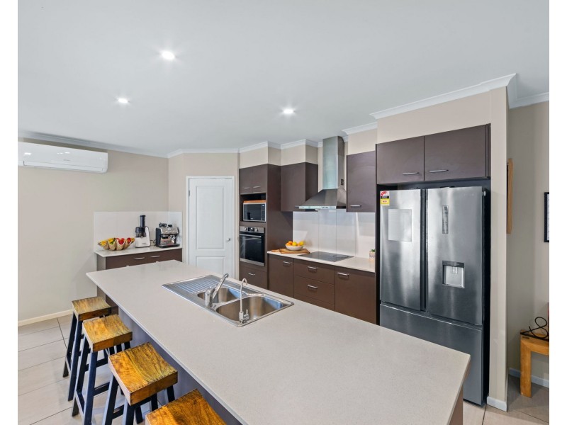 1 Casuarina Way, Helensvale QLD 4212