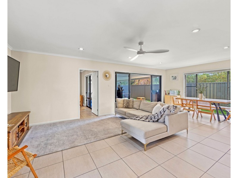 1 Casuarina Way, Helensvale QLD 4212