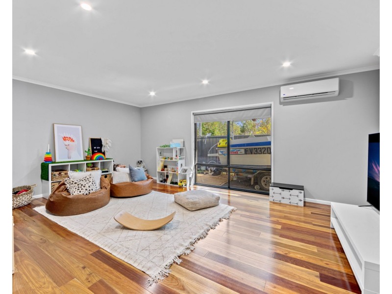 1 Casuarina Way, Helensvale QLD 4212