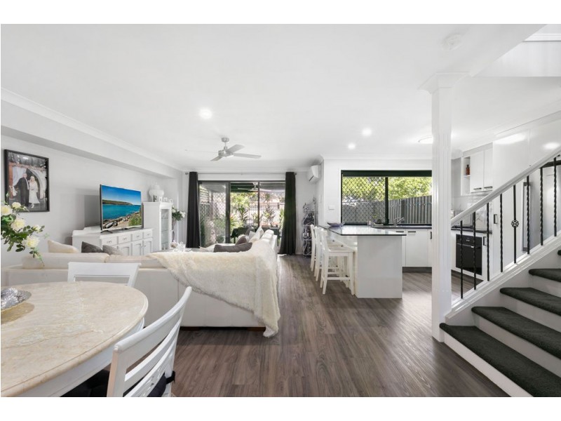 6/1 Secondary Street, Upper Coomera QLD 4209