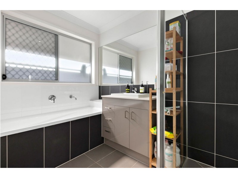 99 River Run Circuit, Ormeau Hills QLD 4208