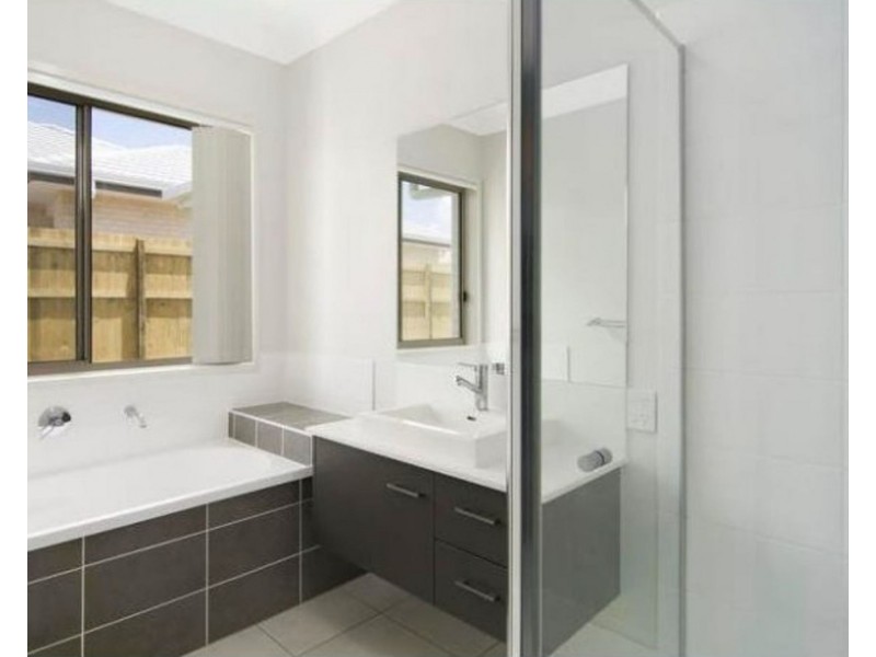 100 Picnic Creek Drive, Coomera QLD 4209