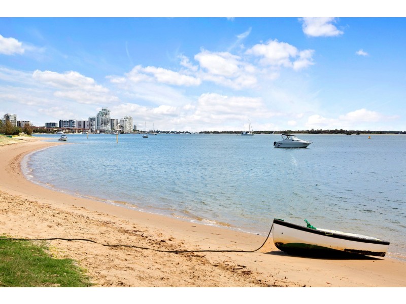 5/136 Marine Parade, Southport QLD 4215