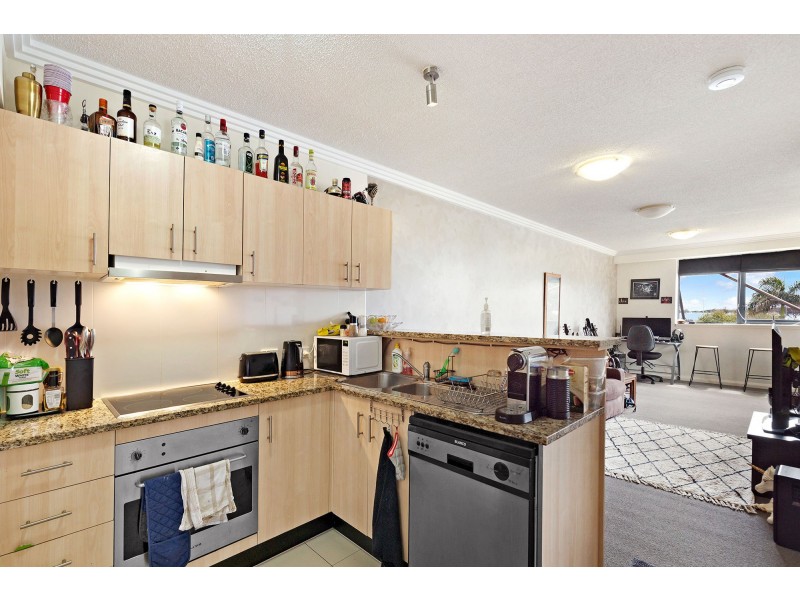 5/136 Marine Parade, Southport QLD 4215