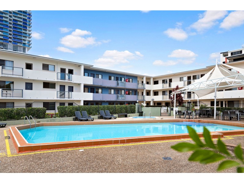 5/136 Marine Parade, Southport QLD 4215