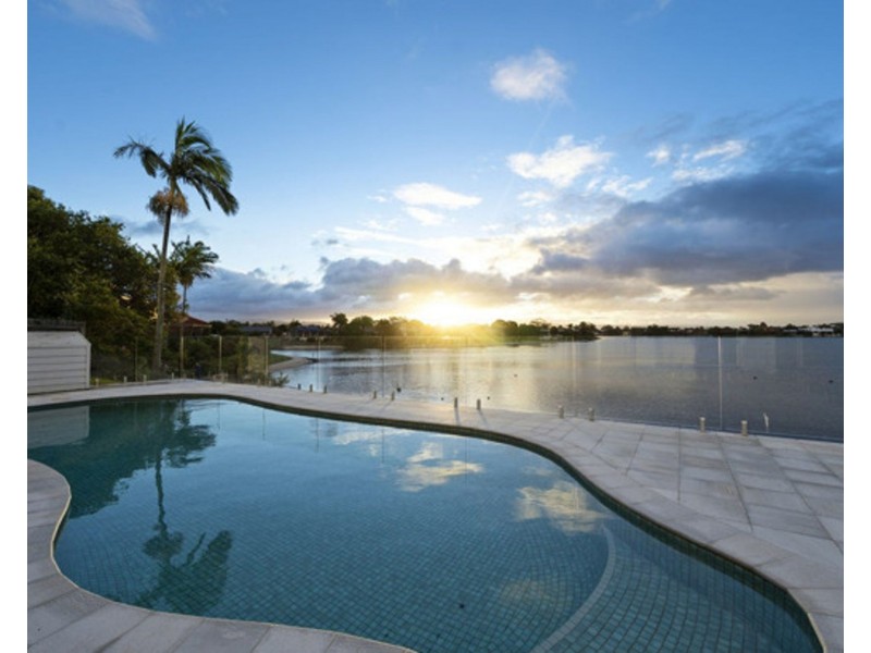 29 Kingfisher Crescent, Burleigh Waters QLD 4220