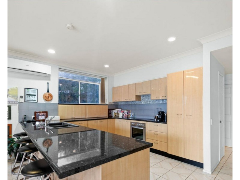 29 Kingfisher Crescent, Burleigh Waters QLD 4220