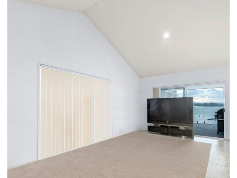 29 Kingfisher Crescent, Burleigh Waters QLD 4220