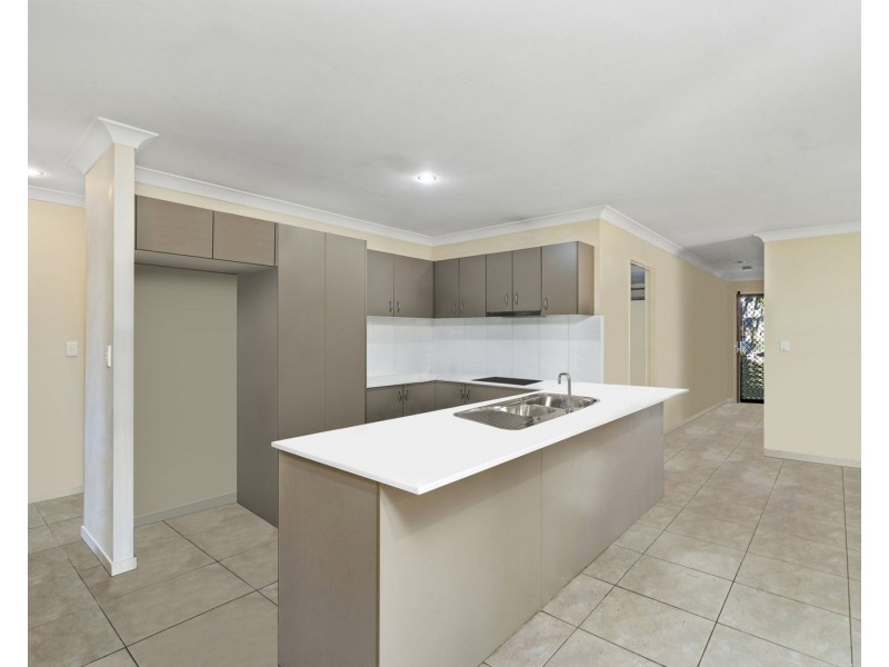 5 BENJAMIN STREET, Pimpama QLD 4209