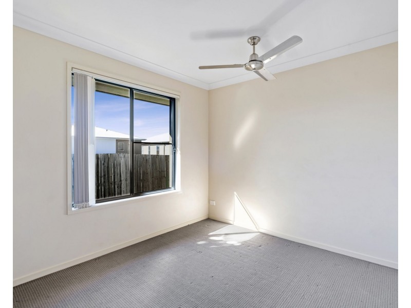 5 BENJAMIN STREET, Pimpama QLD 4209
