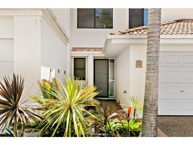 9/323 Christine Avenue, Varsity Lakes QLD 4227