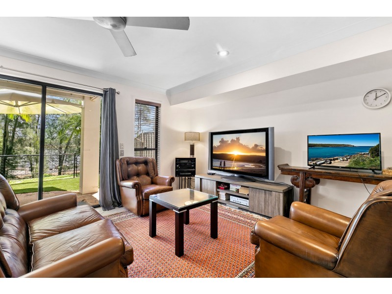 9/323 Christine Avenue, Varsity Lakes QLD 4227