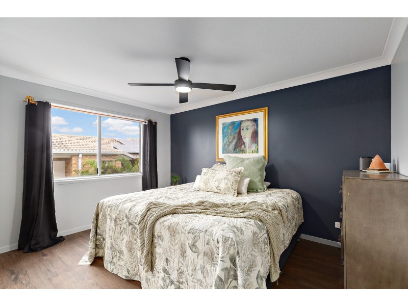 8/111 Frank Street, Labrador QLD 4215