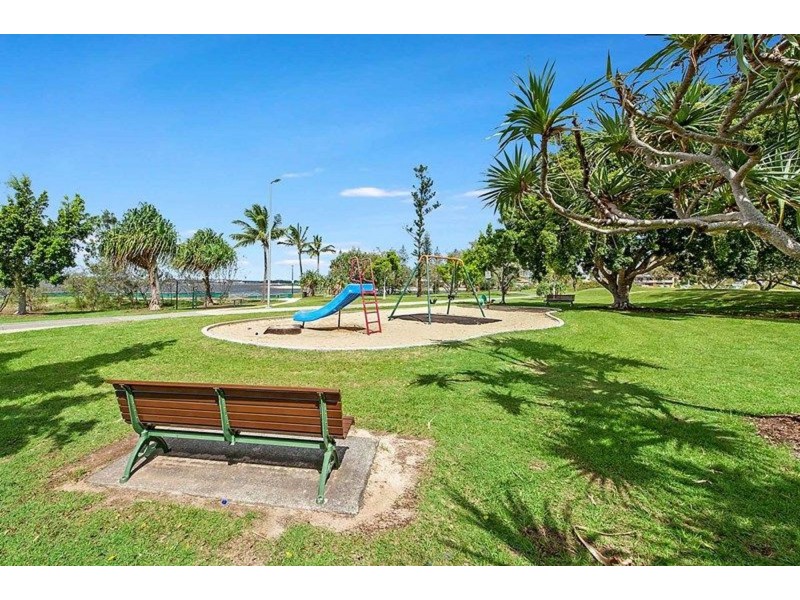 8/111 Frank Street, Labrador QLD 4215