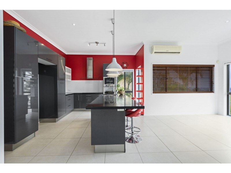 6 Moroccan Street, Highland Park QLD 4211