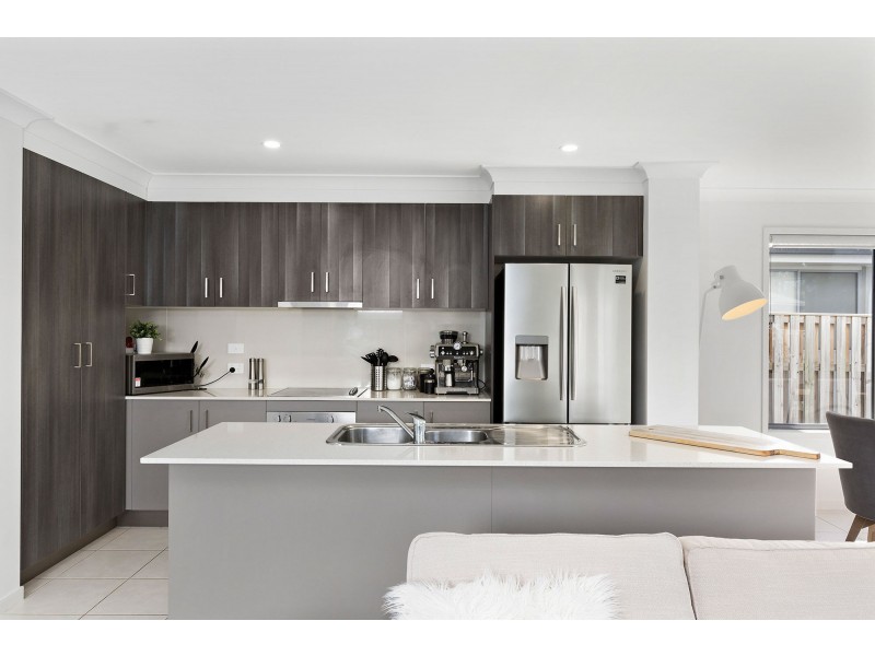 6 Palmerston Place, Coomera QLD 4209