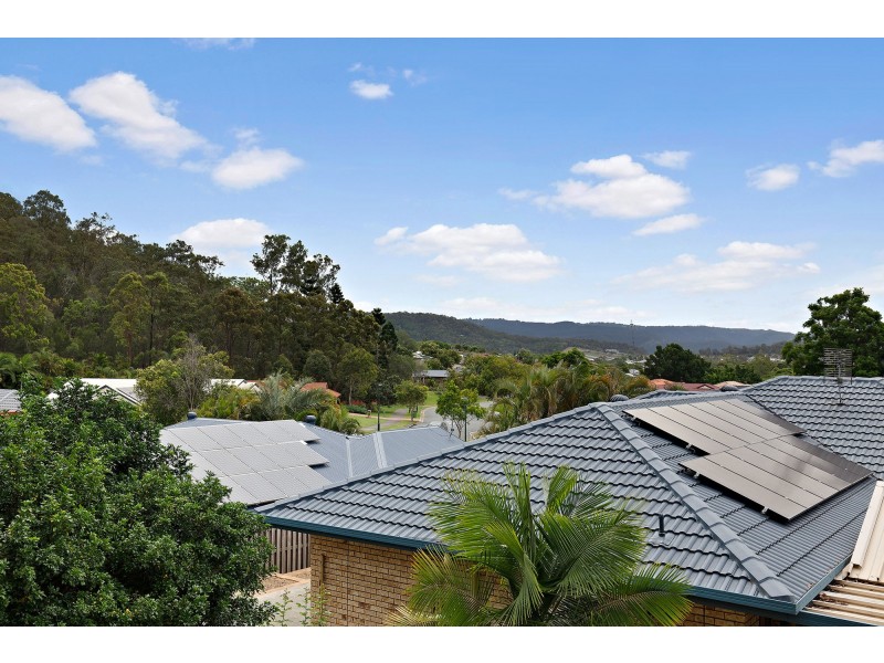 3 York Court, Pacific Pines QLD 4211