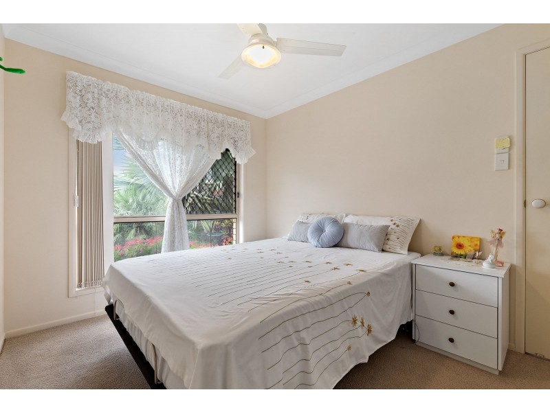 3 York Court, Pacific Pines QLD 4211