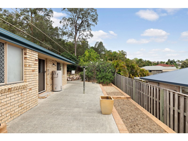 3 York Court, Pacific Pines QLD 4211