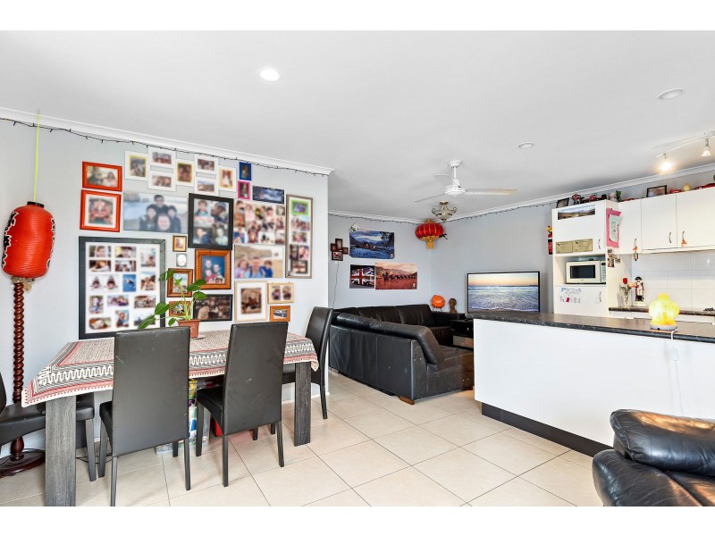 2/23 Callistemon Court, Arundel QLD 4214