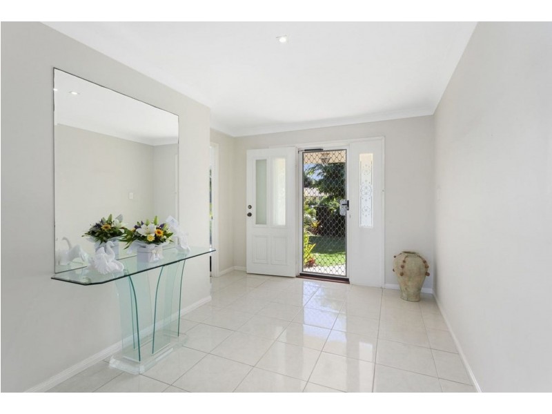 46 Auk Avenue, Burleigh Waters QLD 4220