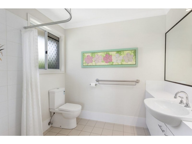 46 Auk Avenue, Burleigh Waters QLD 4220