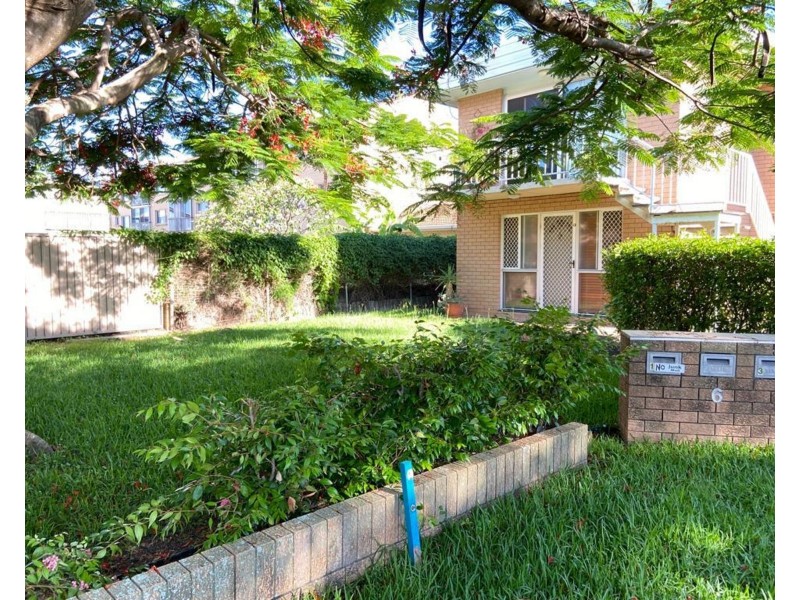 1/6 Vernia place, Biggera Waters QLD 4216