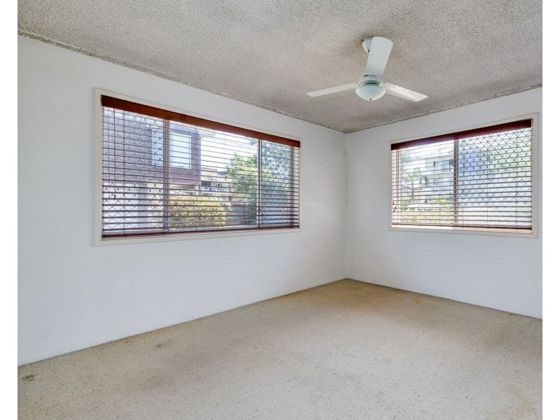 1/6 Vernia place, Biggera Waters QLD 4216