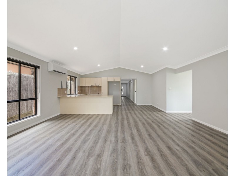 17 Jasmine Circuit, Ormeau QLD 4208