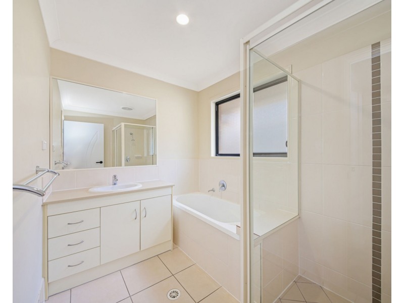 17 Jasmine Circuit, Ormeau QLD 4208