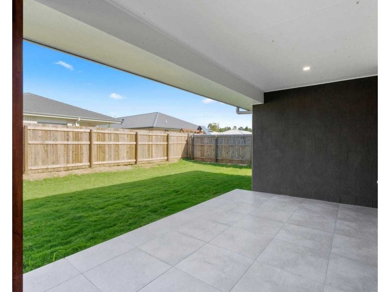 3 Fairbourne Terrace, Pimpama QLD 4209