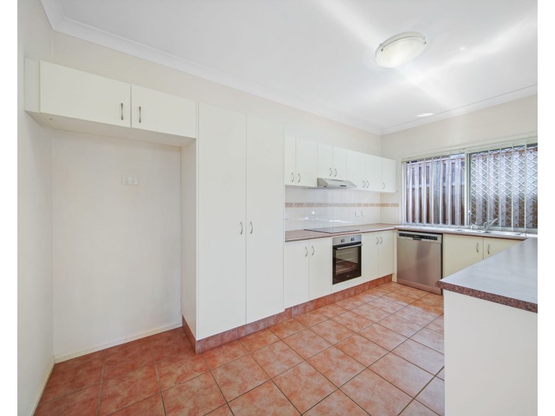 5 Mauritius Court, Varsity Lakes QLD 4227