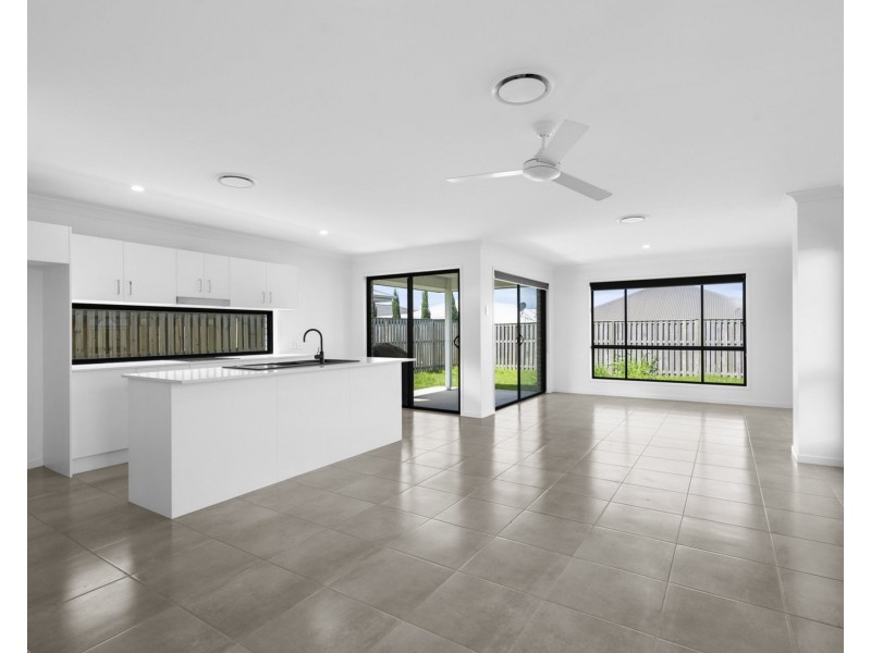 3 Great Sandy Circuit, Pimpama QLD 4209