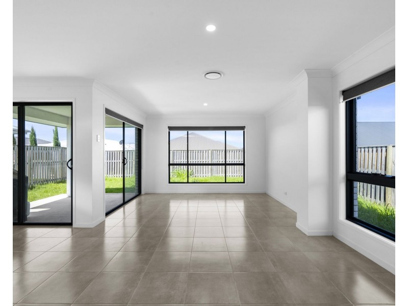 3 Great Sandy Circuit, Pimpama QLD 4209