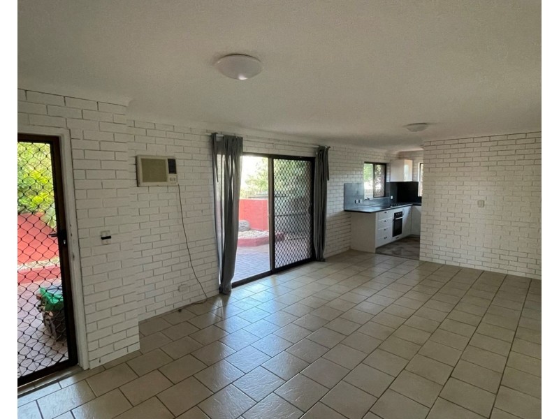 1/205 Government Road, Labrador QLD 4215