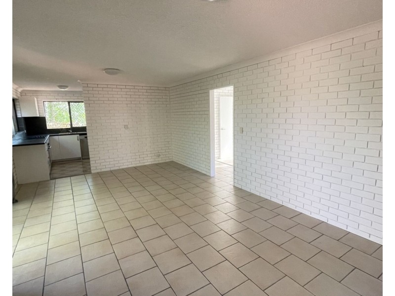 1/205 Government Road, Labrador QLD 4215