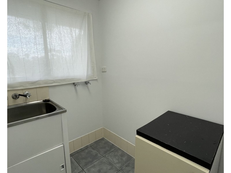 2/205 Government Road, Labrador QLD 4215